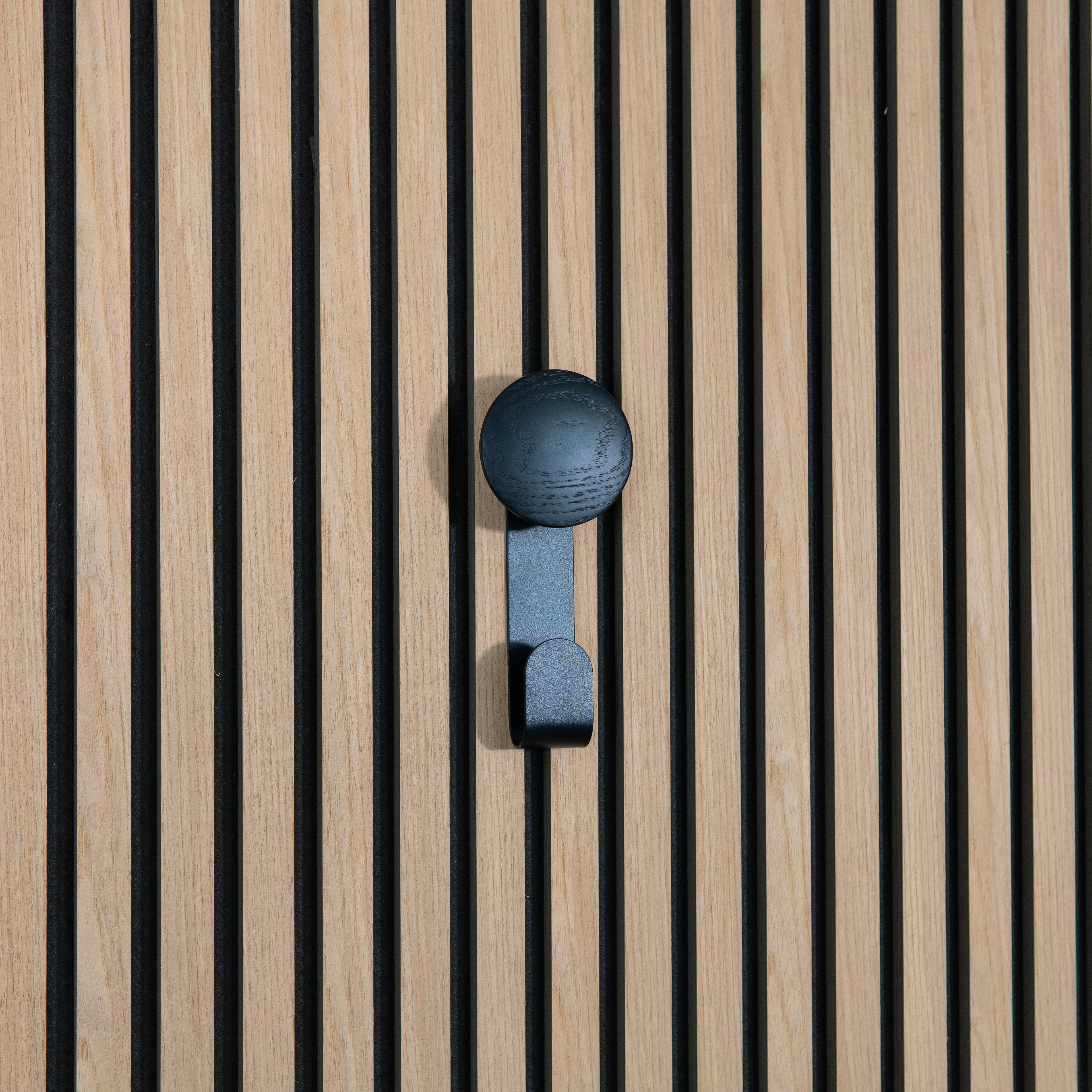 Colgador de Pared Corto Negro