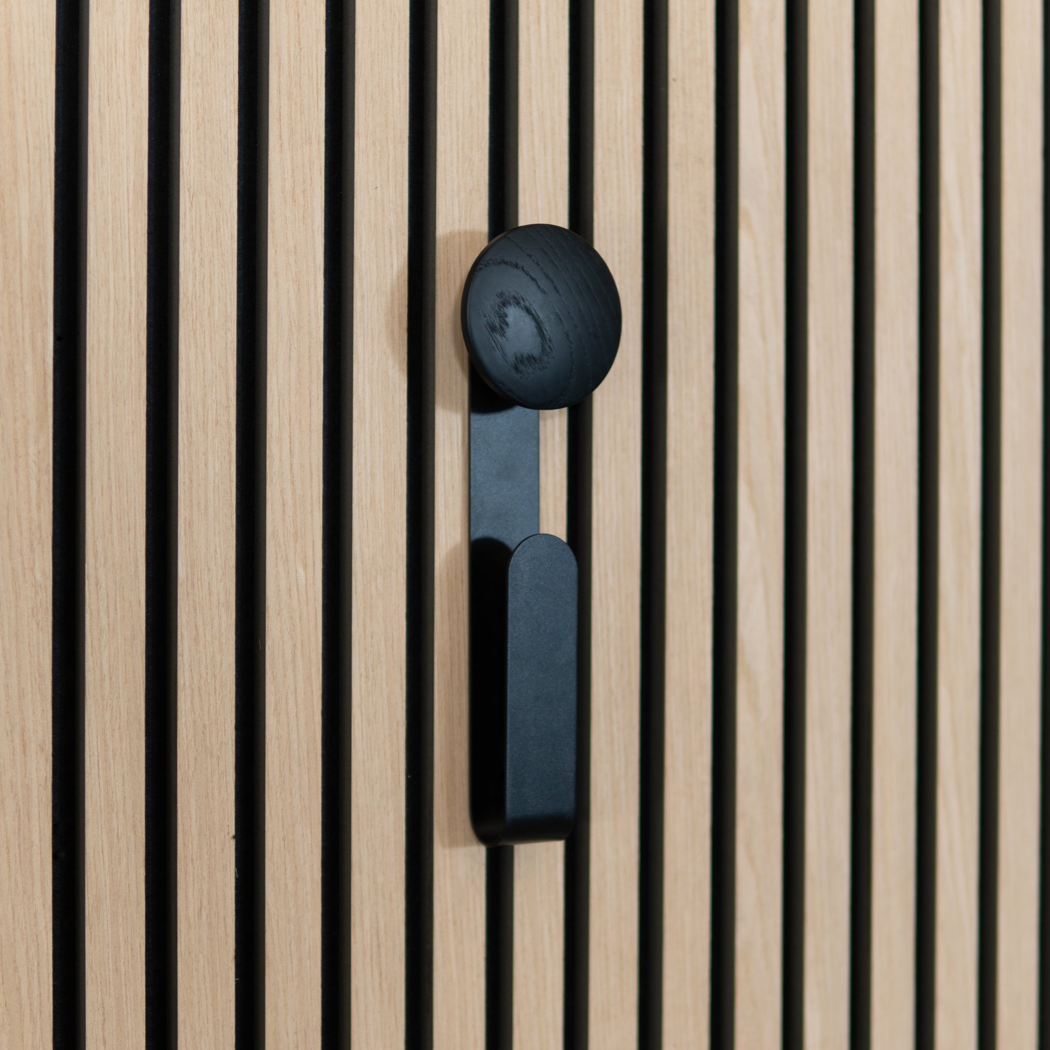 Colgador de pared largo negro 30cm